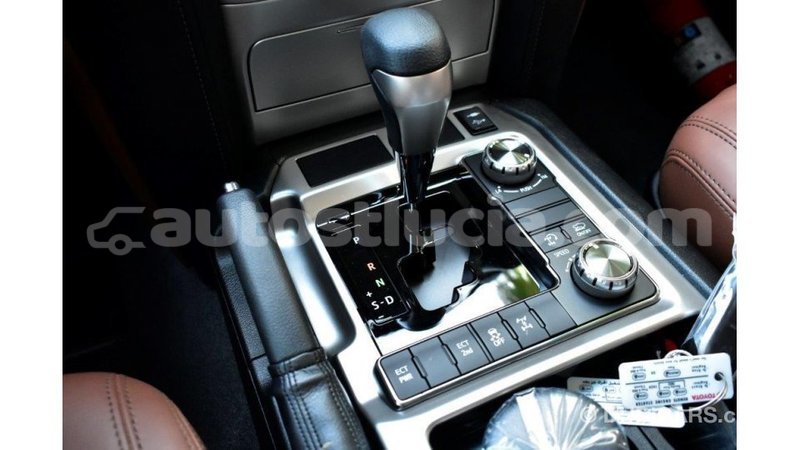 Big with watermark toyota land cruiser anse la raye import dubai 1640