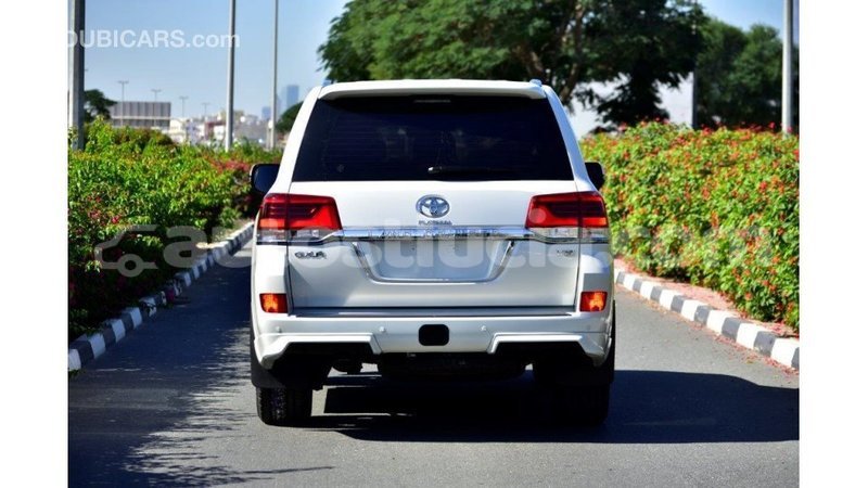 Big with watermark toyota land cruiser anse la raye import dubai 1640