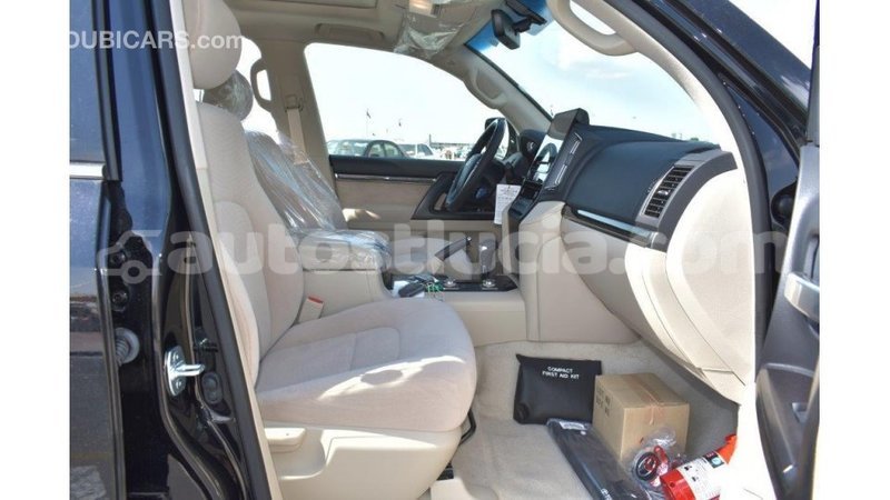 Big with watermark toyota land cruiser anse la raye import dubai 1641