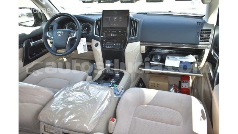 Big with watermark toyota land cruiser anse la raye import dubai 1641