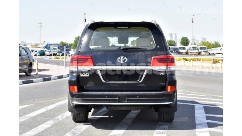 Big with watermark toyota land cruiser anse la raye import dubai 1641