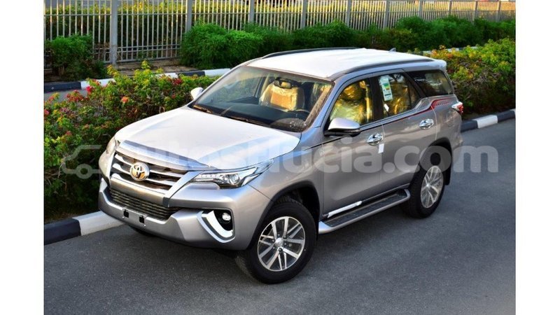 Big with watermark toyota fortuner anse la raye import dubai 1642