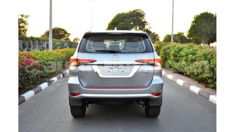 Big with watermark toyota fortuner anse la raye import dubai 1642