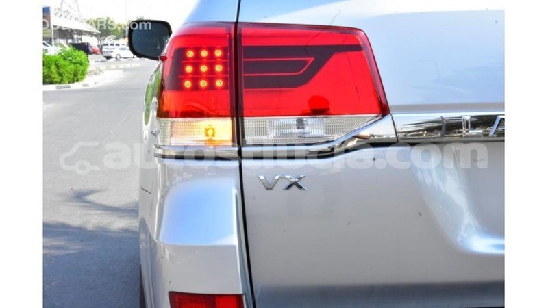 Big with watermark toyota land cruiser anse la raye import dubai 1643