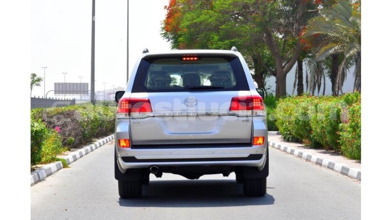 Big with watermark toyota land cruiser anse la raye import dubai 1643