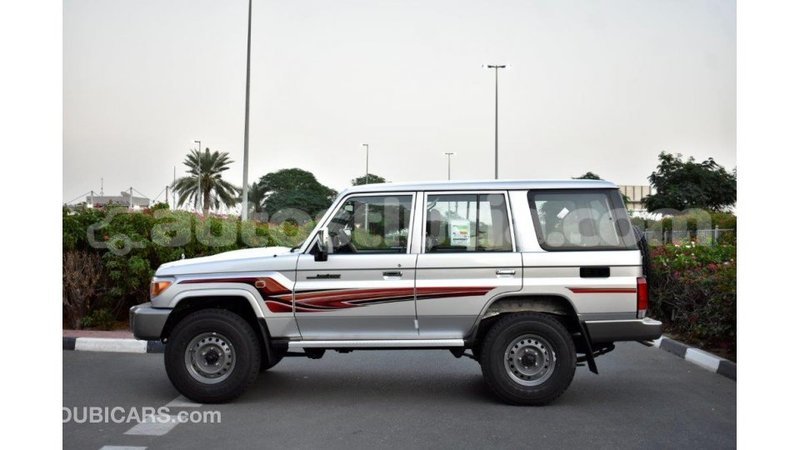Big with watermark toyota land cruiser anse la raye import dubai 1645