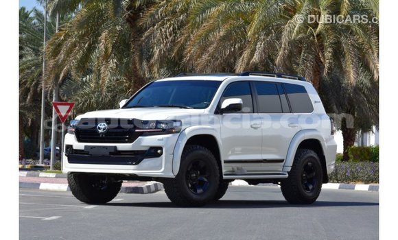 Buy Import Toyota Land Cruiser White Car in Import - Dubai in Anse-la-Raye Buy Import Toyota Land Cruiser White Car in Import - Dubai in Anse-la-Raye