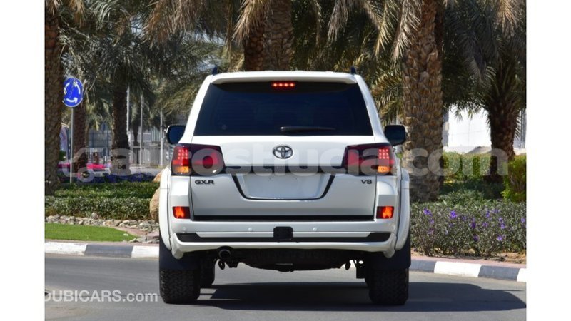 Big with watermark toyota land cruiser anse la raye import dubai 1648