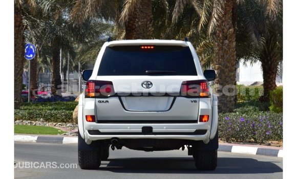 Buy Import Toyota Land Cruiser White Car in Import - Dubai in Anse-la-Raye Buy Import Toyota Land Cruiser White Car in Import - Dubai in Anse-la-Raye