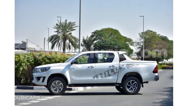 Big with watermark toyota hilux anse la raye import dubai 1651