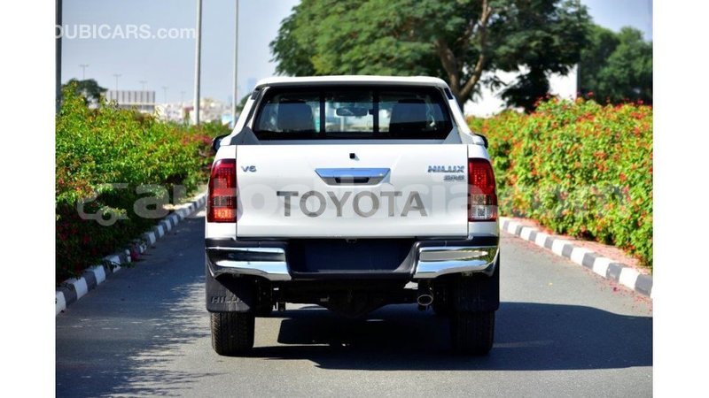 Big with watermark toyota hilux anse la raye import dubai 1651