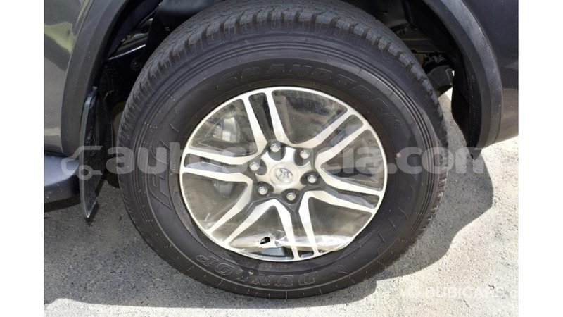 Big with watermark toyota fortuner anse la raye import dubai 1652