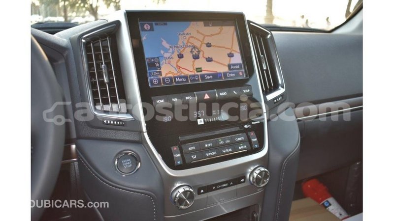 Big with watermark toyota land cruiser anse la raye import dubai 1653