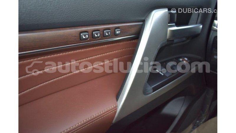 Big with watermark toyota land cruiser anse la raye import dubai 1653