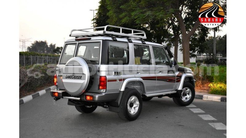 Big with watermark toyota land cruiser anse la raye import dubai 1655