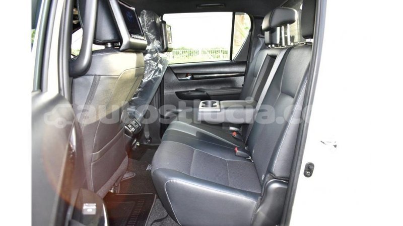 Big with watermark toyota hilux anse la raye import dubai 1656