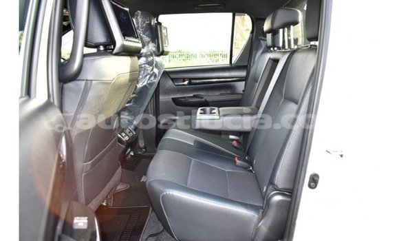 Buy Import Toyota Hilux White Car in Import - Dubai in Anse-la-Raye Buy Import Toyota Hilux White Car in Import - Dubai in Anse-la-Raye