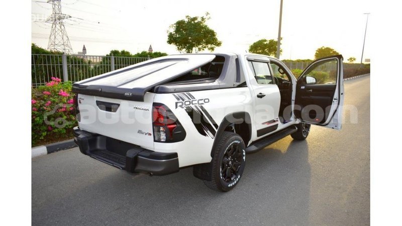Big with watermark toyota hilux anse la raye import dubai 1656