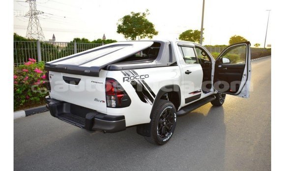 Buy Import Toyota Hilux White Car in Import - Dubai in Anse-la-Raye Buy Import Toyota Hilux White Car in Import - Dubai in Anse-la-Raye