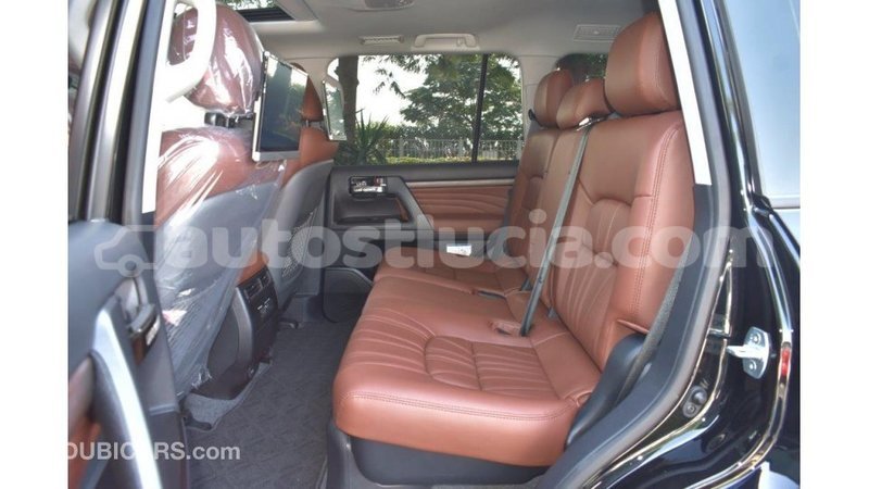 Big with watermark toyota land cruiser anse la raye import dubai 1658