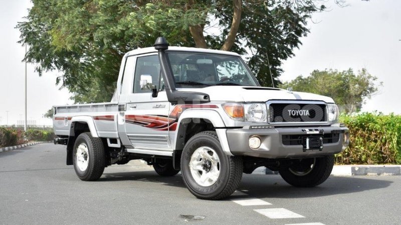 Big with watermark toyota land cruiser anse la raye import dubai 1661