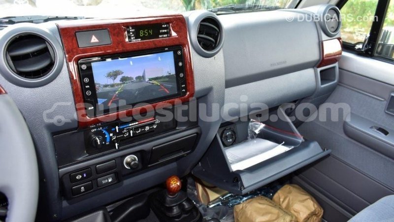 Big with watermark toyota land cruiser anse la raye import dubai 1661