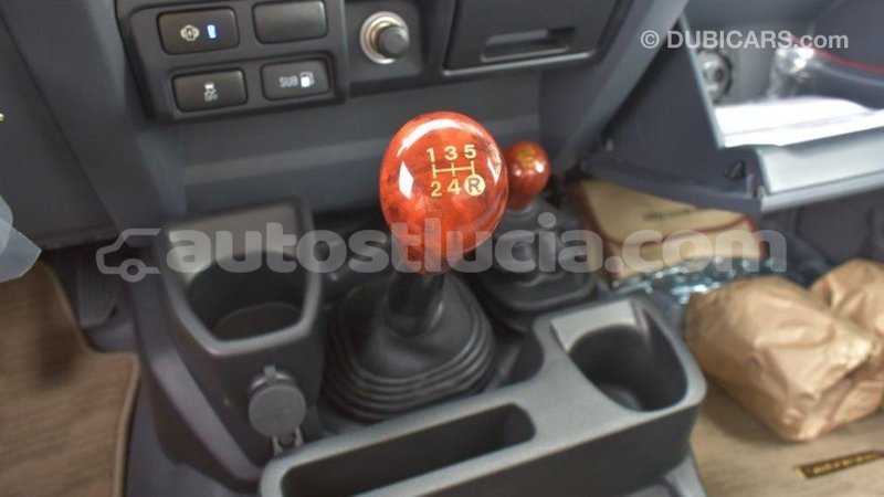 Big with watermark toyota land cruiser anse la raye import dubai 1661