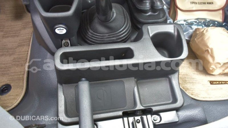 Big with watermark toyota land cruiser anse la raye import dubai 1661