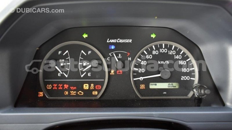 Big with watermark toyota land cruiser anse la raye import dubai 1661