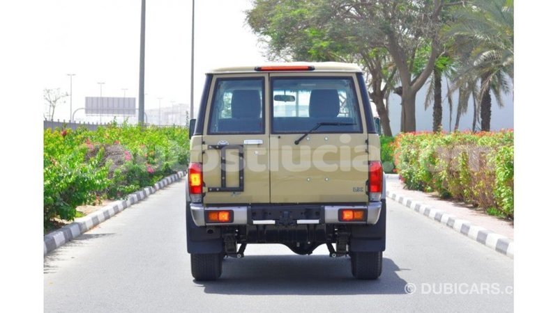 Big with watermark toyota land cruiser anse la raye import dubai 1662