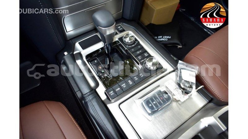 Big with watermark toyota land cruiser anse la raye import dubai 1665