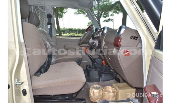 Buy Import Toyota Land Cruiser Beige Car in Import - Dubai in Anse-la-Raye Buy Import Toyota Land Cruiser Beige Car in Import - Dubai in Anse-la-Raye