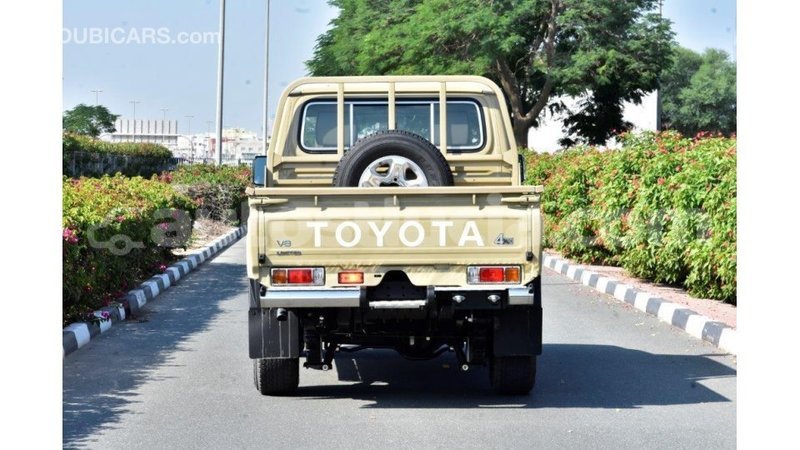 Big with watermark toyota land cruiser anse la raye import dubai 1669