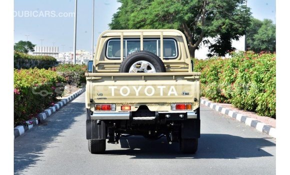 Buy Import Toyota Land Cruiser Beige Car in Import - Dubai in Anse-la-Raye Buy Import Toyota Land Cruiser Beige Car in Import - Dubai in Anse-la-Raye