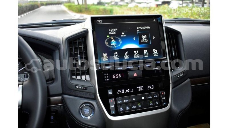 Big with watermark toyota land cruiser anse la raye import dubai 1673