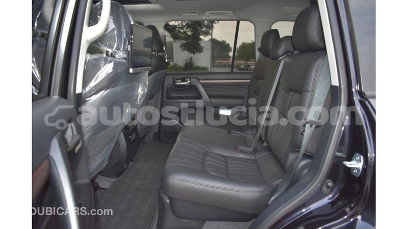 Big with watermark toyota land cruiser anse la raye import dubai 1673