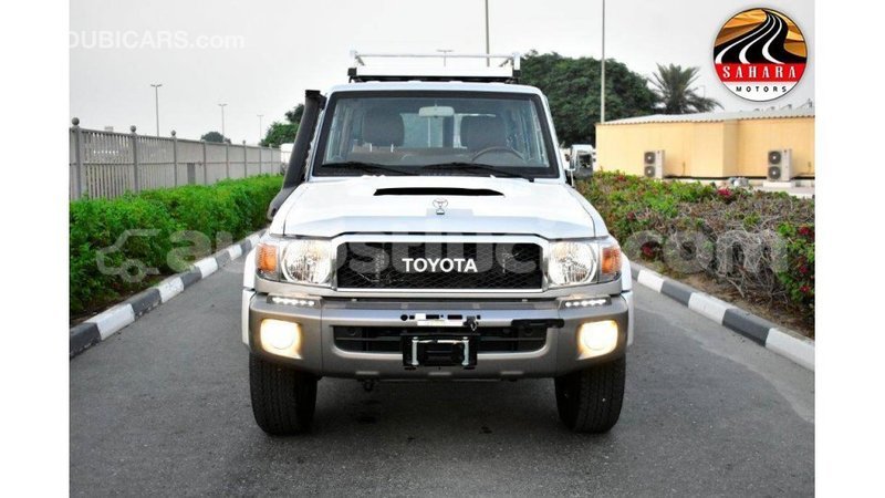 Big with watermark toyota land cruiser anse la raye import dubai 1675
