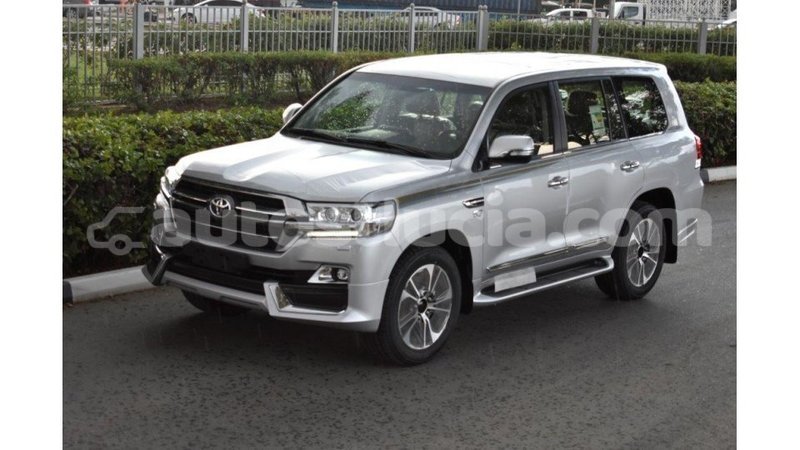 Big with watermark toyota land cruiser anse la raye import dubai 1676