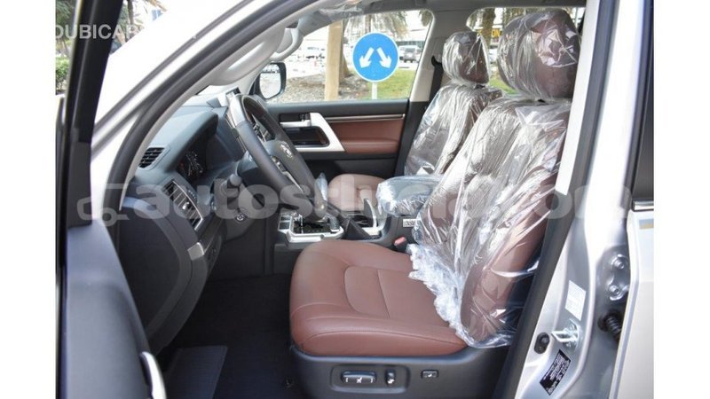Big with watermark toyota land cruiser anse la raye import dubai 1676