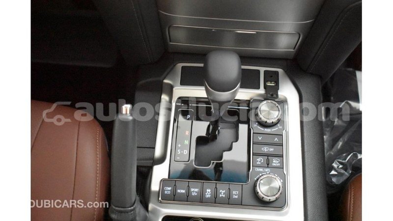 Big with watermark toyota land cruiser anse la raye import dubai 1676