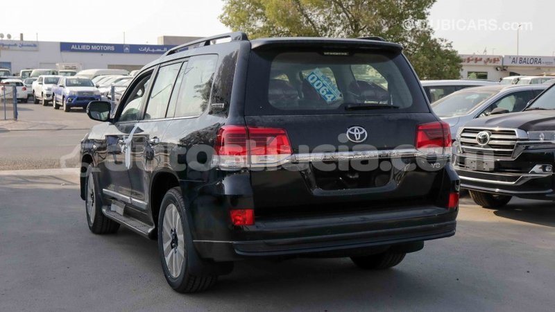 Big with watermark toyota land cruiser anse la raye import dubai 1679