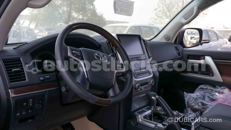 Big with watermark toyota land cruiser anse la raye import dubai 1679
