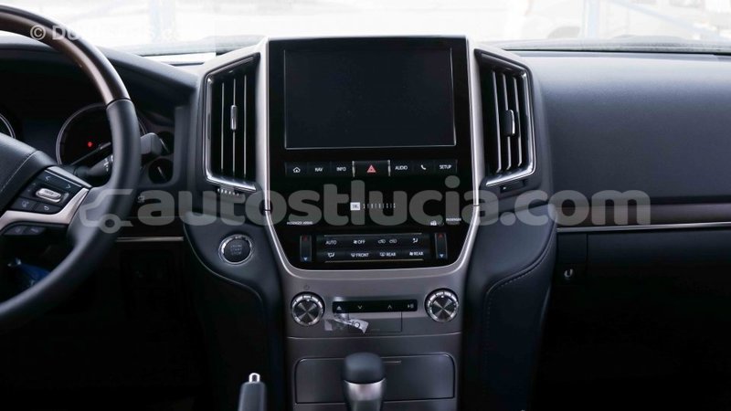 Big with watermark toyota land cruiser anse la raye import dubai 1679