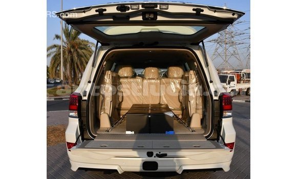 Buy Import Toyota Land Cruiser White Car in Import - Dubai in Anse-la-Raye Buy Import Toyota Land Cruiser White Car in Import - Dubai in Anse-la-Raye