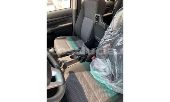 Buy Import Toyota Hilux White Car in Import - Dubai in Anse-la-Raye Buy Import Toyota Hilux White Car in Import - Dubai in Anse-la-Raye