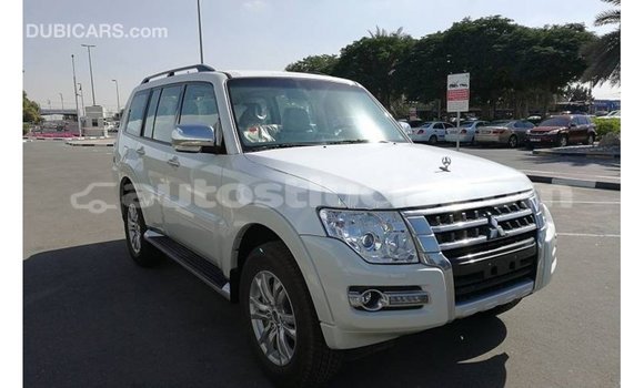 Acheter Import Voiture Mitsubishi Pajero Blanc à Import - Dubai, Anse-la-Raye Acheter Import Voiture Mitsubishi Pajero Blanc à Import - Dubai, Anse-la-Raye
