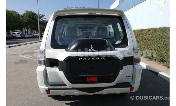 Acheter Import Voiture Mitsubishi Pajero Blanc à Import - Dubai, Anse-la-Raye Acheter Import Voiture Mitsubishi Pajero Blanc à Import - Dubai, Anse-la-Raye
