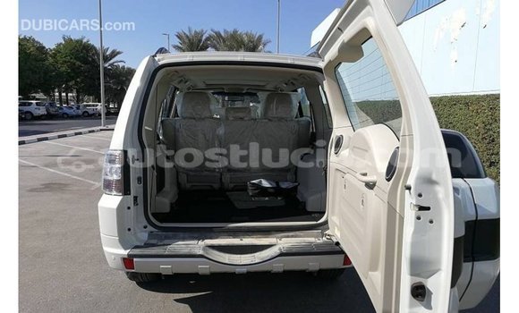 Acheter Import Voiture Mitsubishi Pajero Blanc à Import - Dubai, Anse-la-Raye Acheter Import Voiture Mitsubishi Pajero Blanc à Import - Dubai, Anse-la-Raye