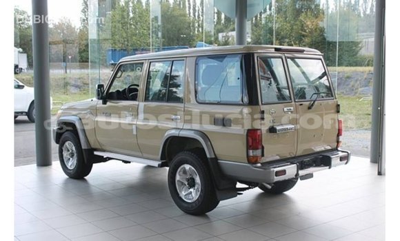 Buy Import Toyota Land Cruiser Beige Car in Import - Dubai in Anse-la-Raye Buy Import Toyota Land Cruiser Beige Car in Import - Dubai in Anse-la-Raye