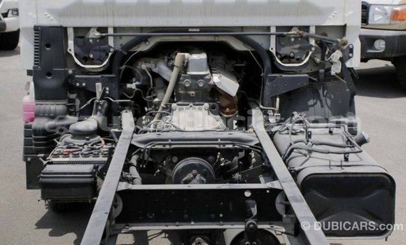 Acheter Import Voiture Mitsubishi Carisma Blanc à Import - Dubai, Anse-la-Raye Acheter Import Voiture Mitsubishi Carisma Blanc à Import - Dubai, Anse-la-Raye